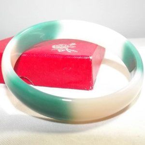 Peking Glass Green and Vanilla Swirl Vintage Bangle